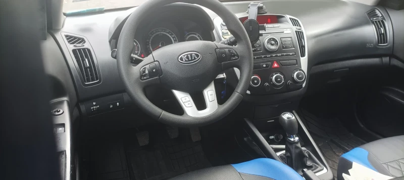 Kia Ceed 16 dsi 90kс 2011г, снимка 4 - Автомобили и джипове - 49129367