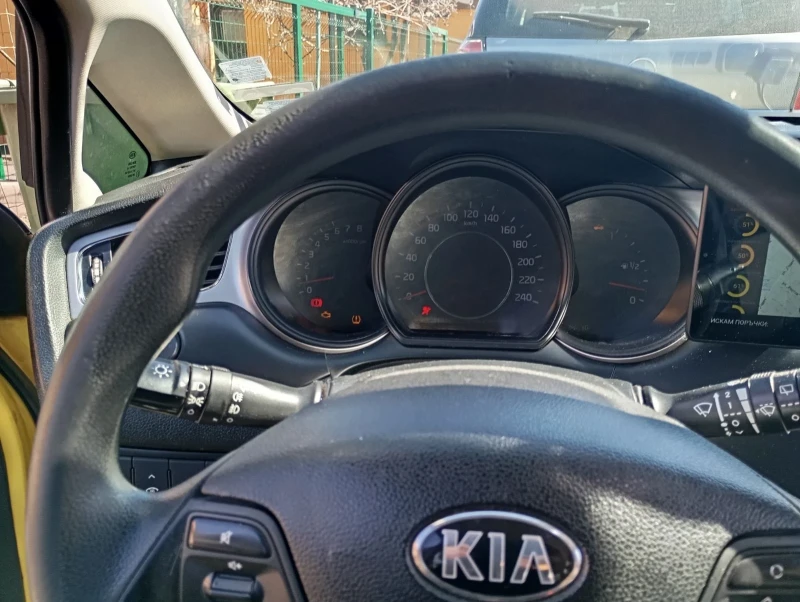 Kia Ceed 1.4, снимка 7 - Автомобили и джипове - 49393463