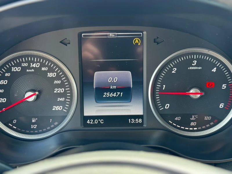 Mercedes-Benz C 220 2.2D 170kc. Сервизна история Теглич Е6, снимка 12 - Автомобили и джипове - 51106656