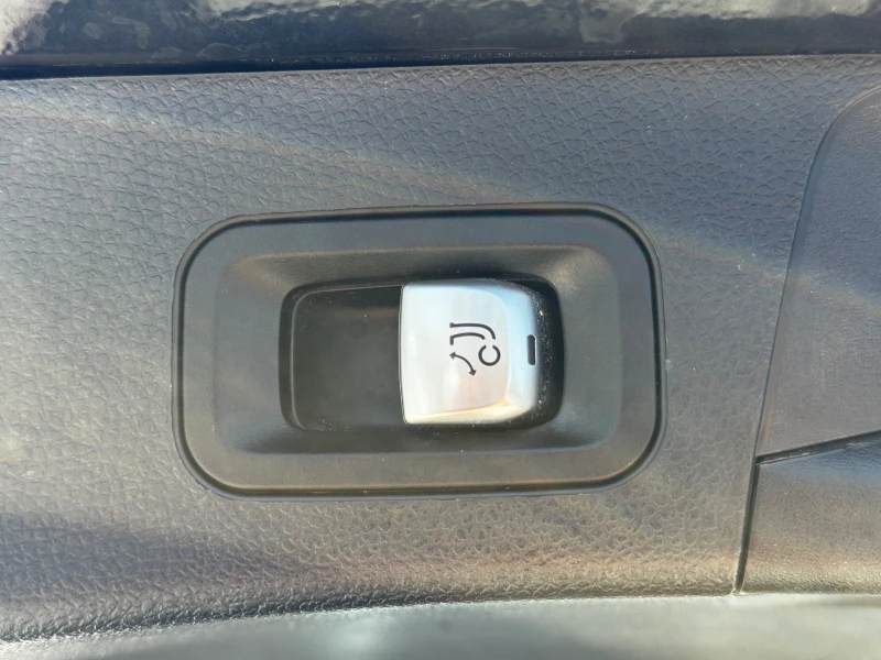 Mercedes-Benz C 220 2.2D 170kc. Сервизна история Теглич Е6, снимка 15 - Автомобили и джипове - 51106656