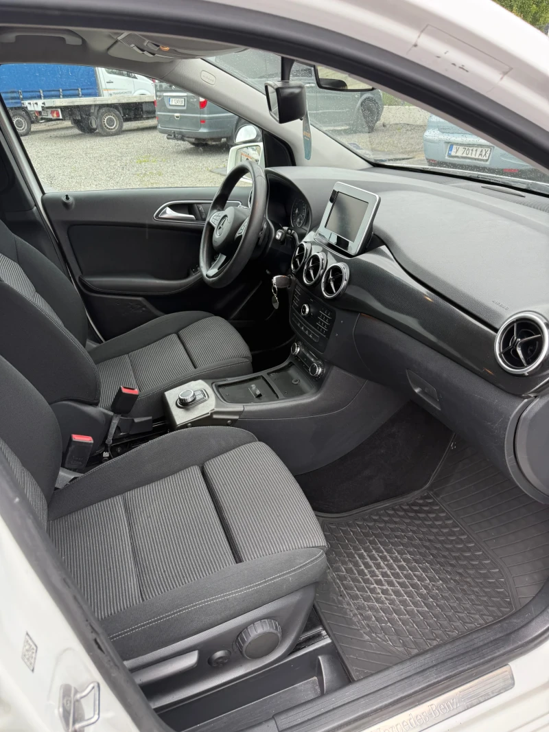 Mercedes-Benz B 220 B220, снимка 10 - Автомобили и джипове - 52427555