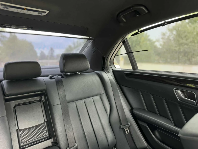 Mercedes-Benz E 350 * AMG* H&K* ОБДУХВАНЕ* DISTRONIC* ГЕРМАНИЯ* ТОП* , снимка 13 - Автомобили и джипове - 52478048