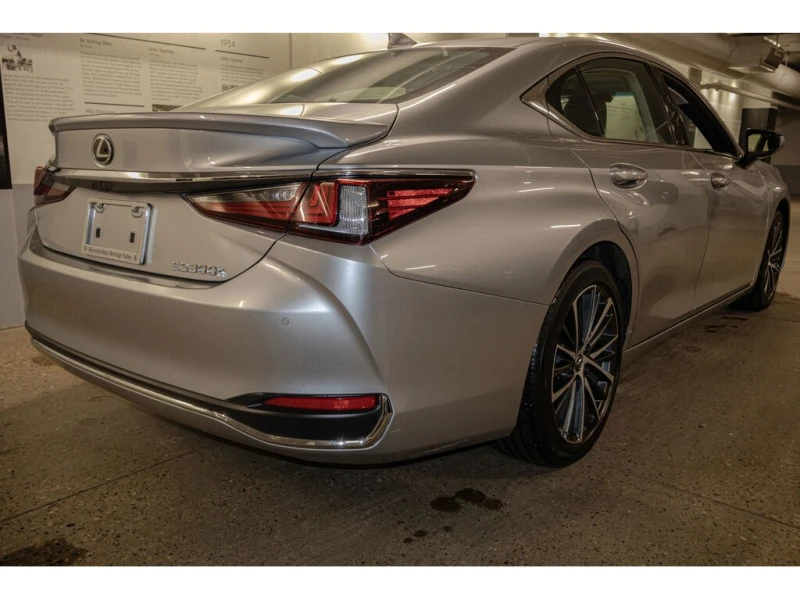 Lexus ES 300 HYBRID * * CARFAX * * АВТО КРЕДИТ * * , снимка 3 - Автомобили и джипове - 53303882