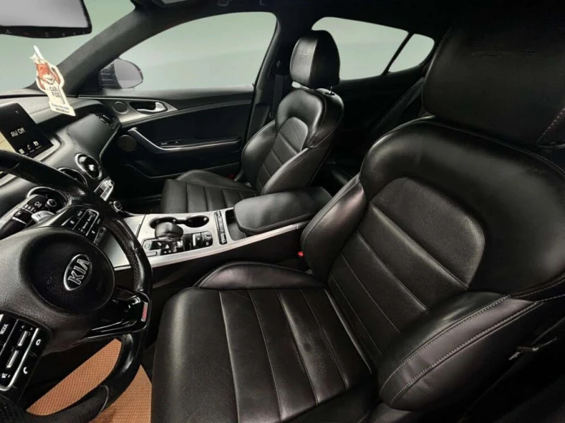 Kia Stinger GT Limited, снимка 10 - Автомобили и джипове - 53329576