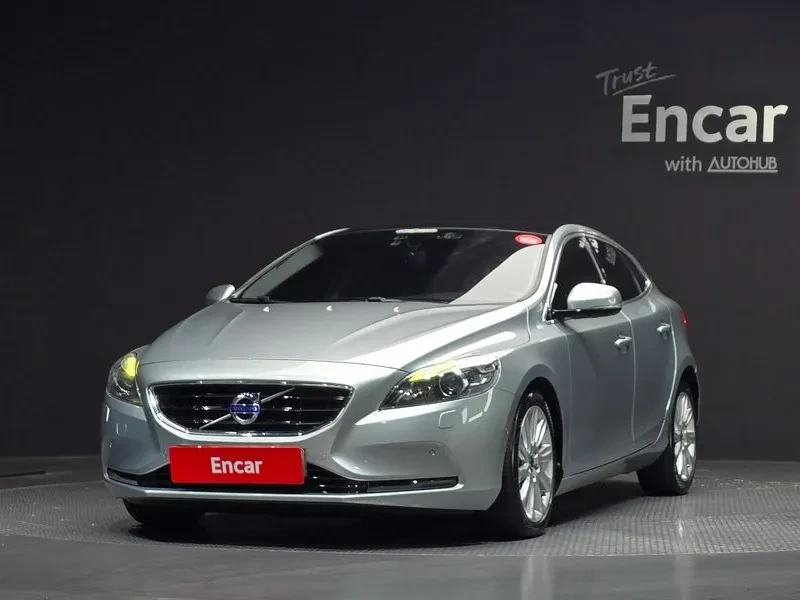 Volvo V40 1.6D, снимка 3 - Автомобили и джипове - 53795913