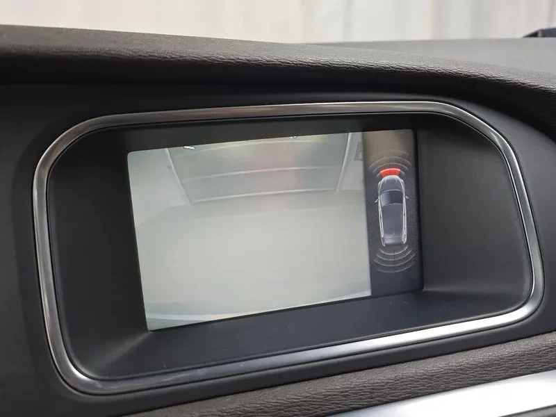 Volvo V40 1.6D, снимка 16 - Автомобили и джипове - 53795913