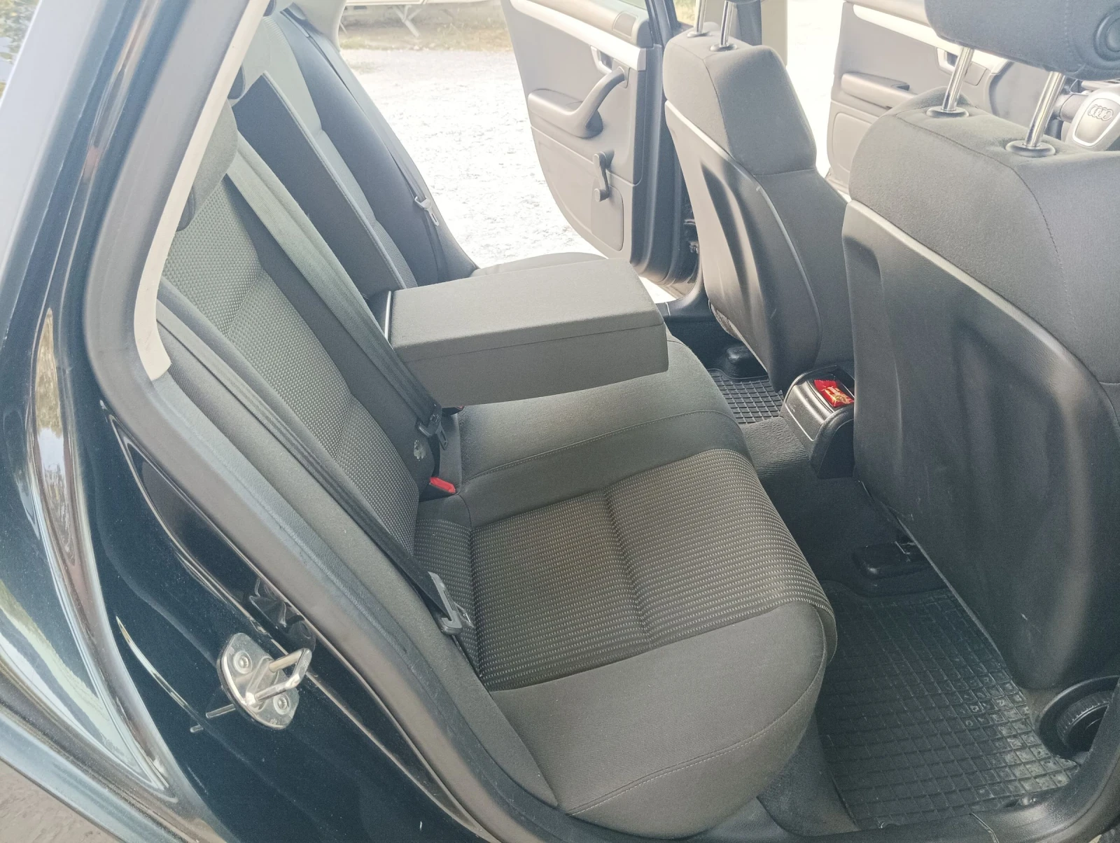Audi A4 2.0 TDi 140k - изображение 9