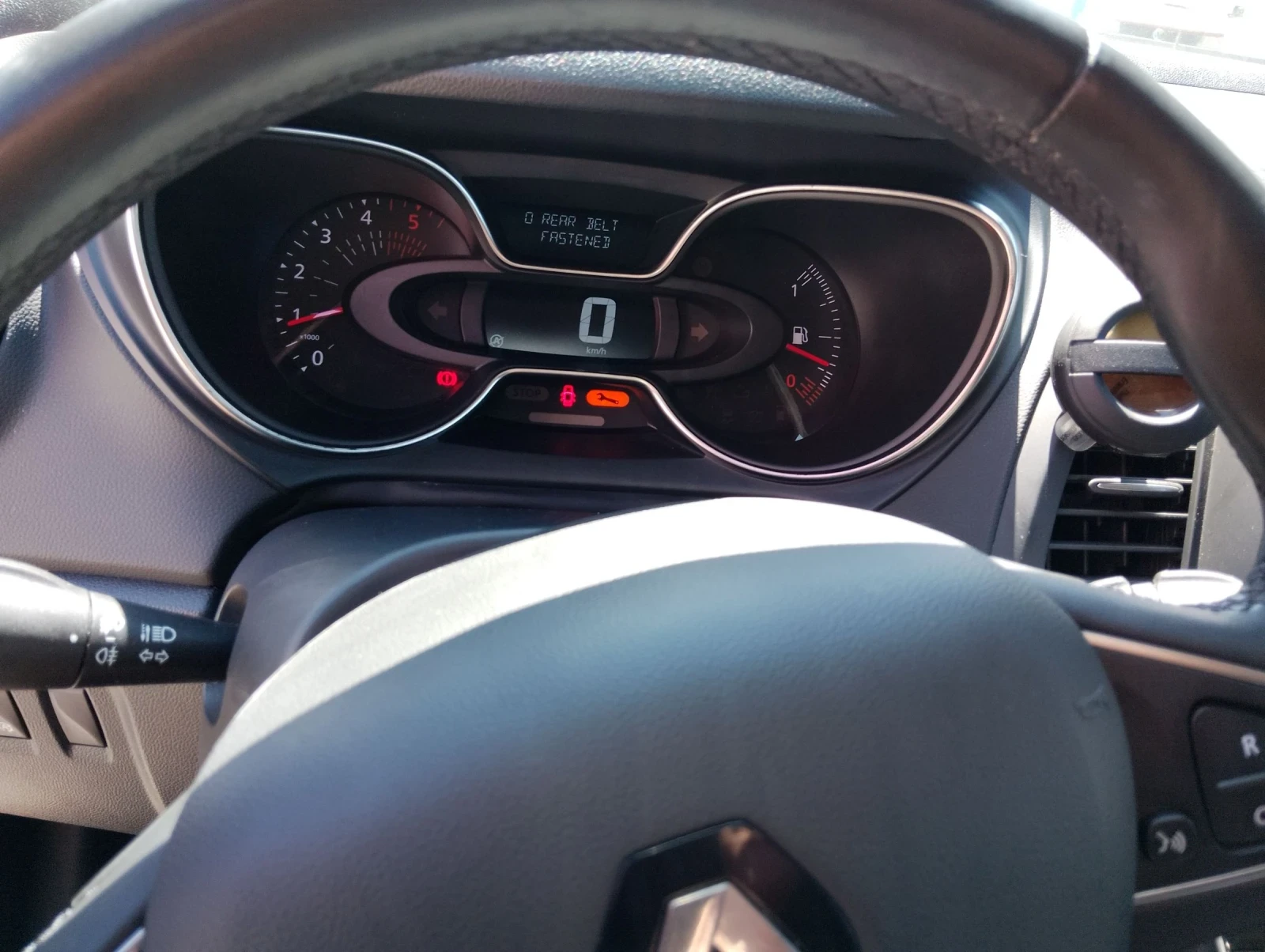 Renault Captur 1, 5 dci - изображение 10