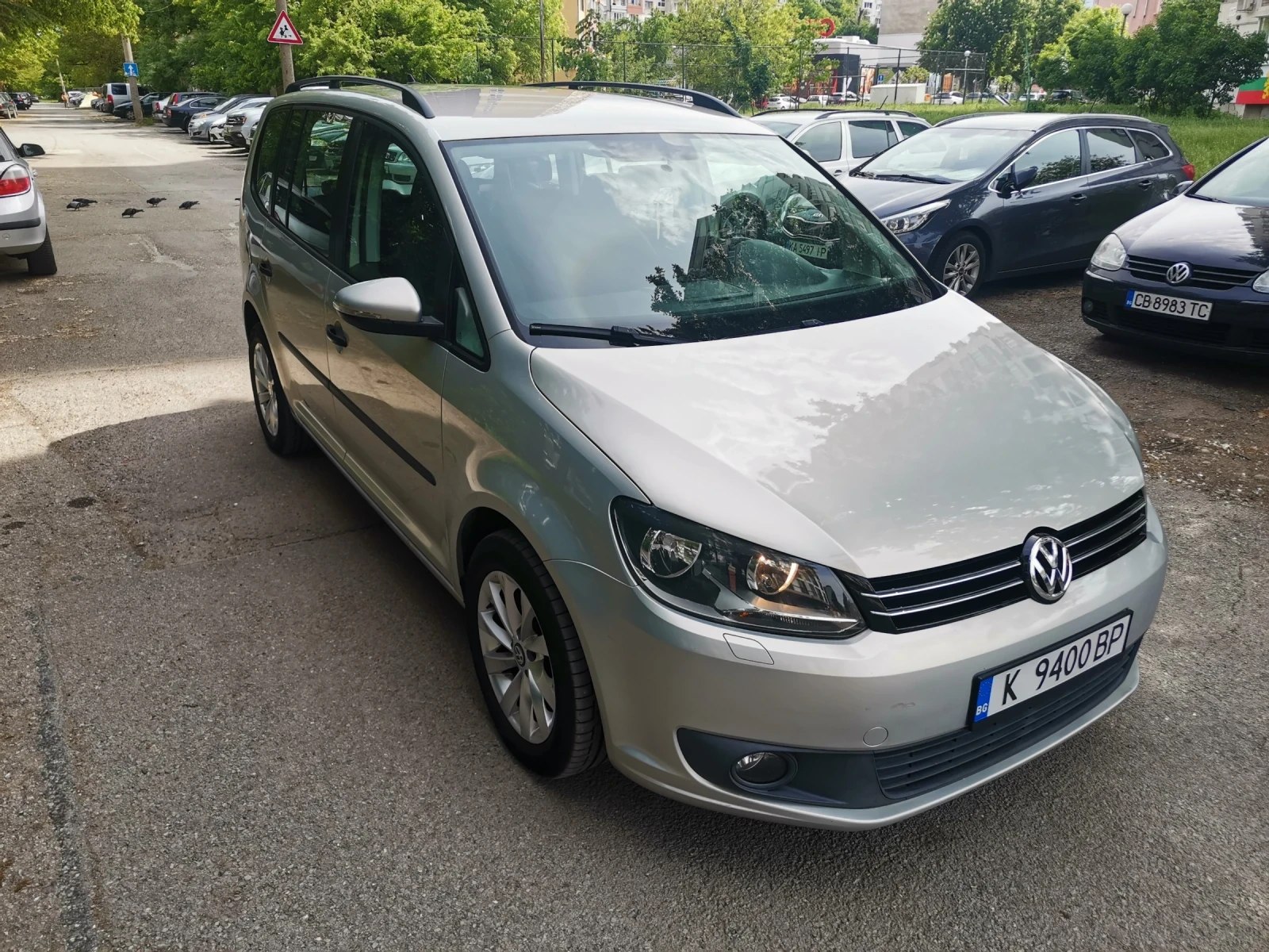 VW Touran 1.6 TDI 105, снимка 3 - Автомобили и джипове - 54547662