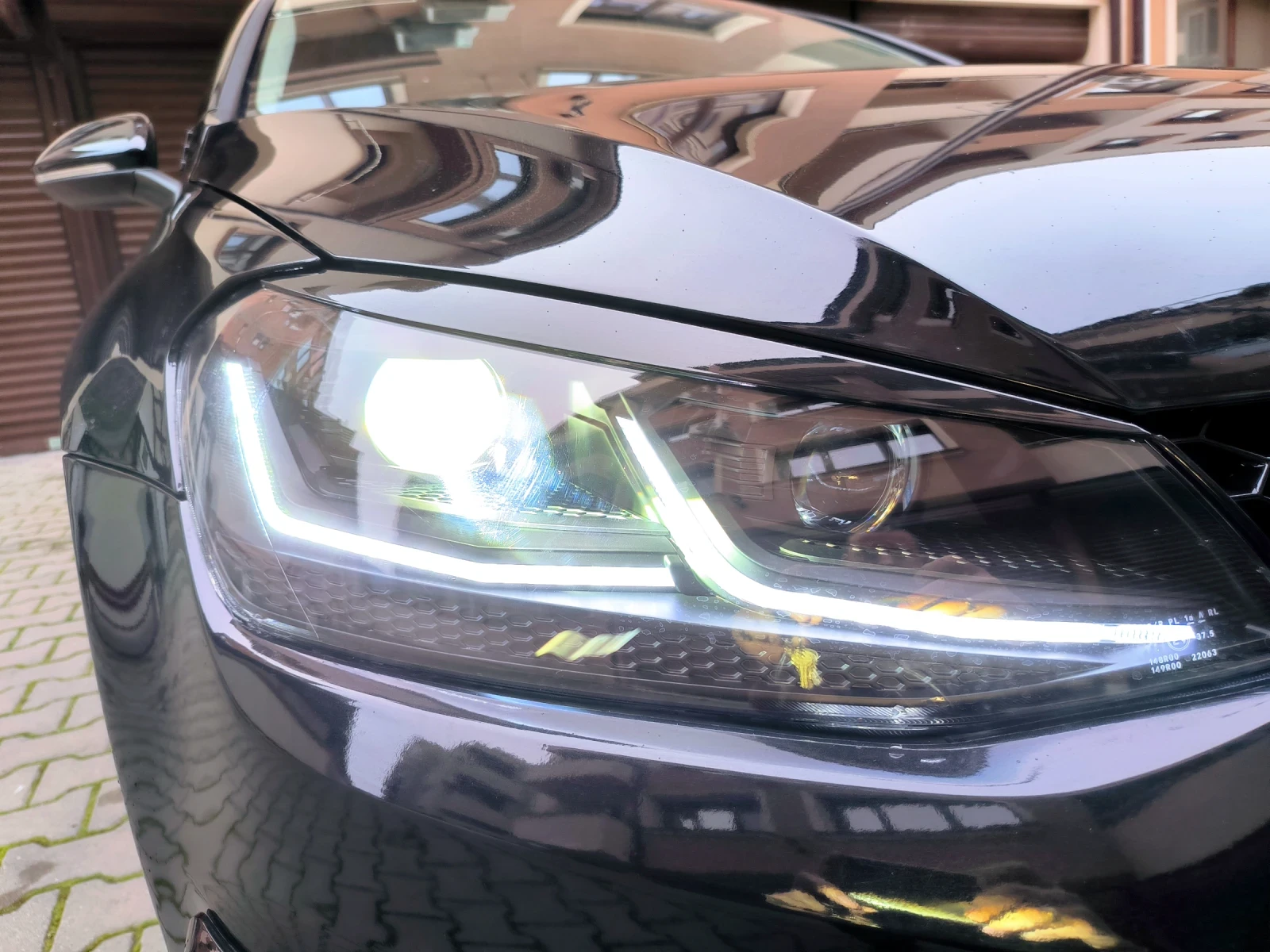 VW Golf 1.6TDI Highline , снимка 8 - Автомобили и джипове - 54008741