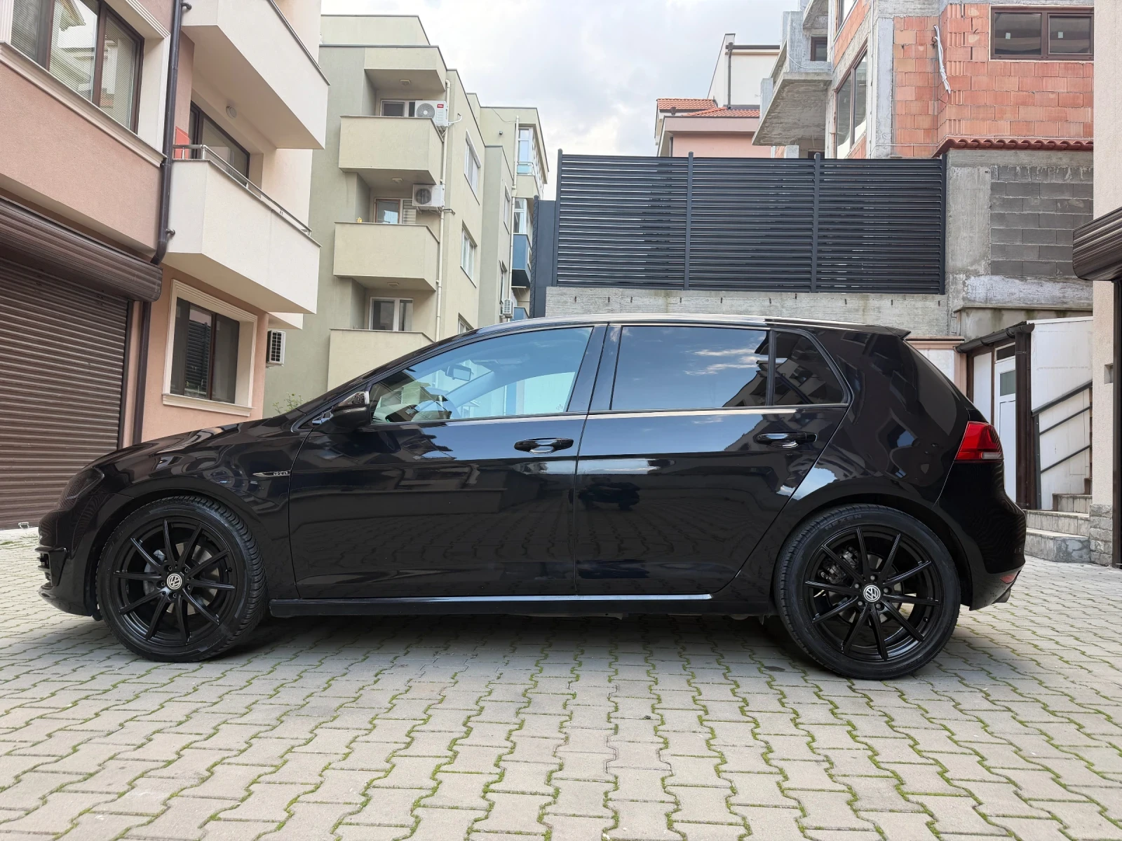 VW Golf  Highline , снимка 7 - Автомобили и джипове - 54008741