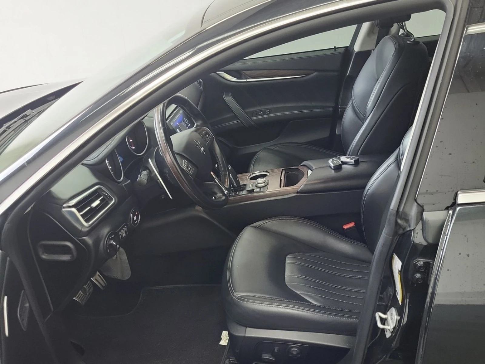 Maserati Ghibli S Q4 GranLusso/Cruise Control/Обдухване , снимка 8 - Автомобили и джипове - 54228793