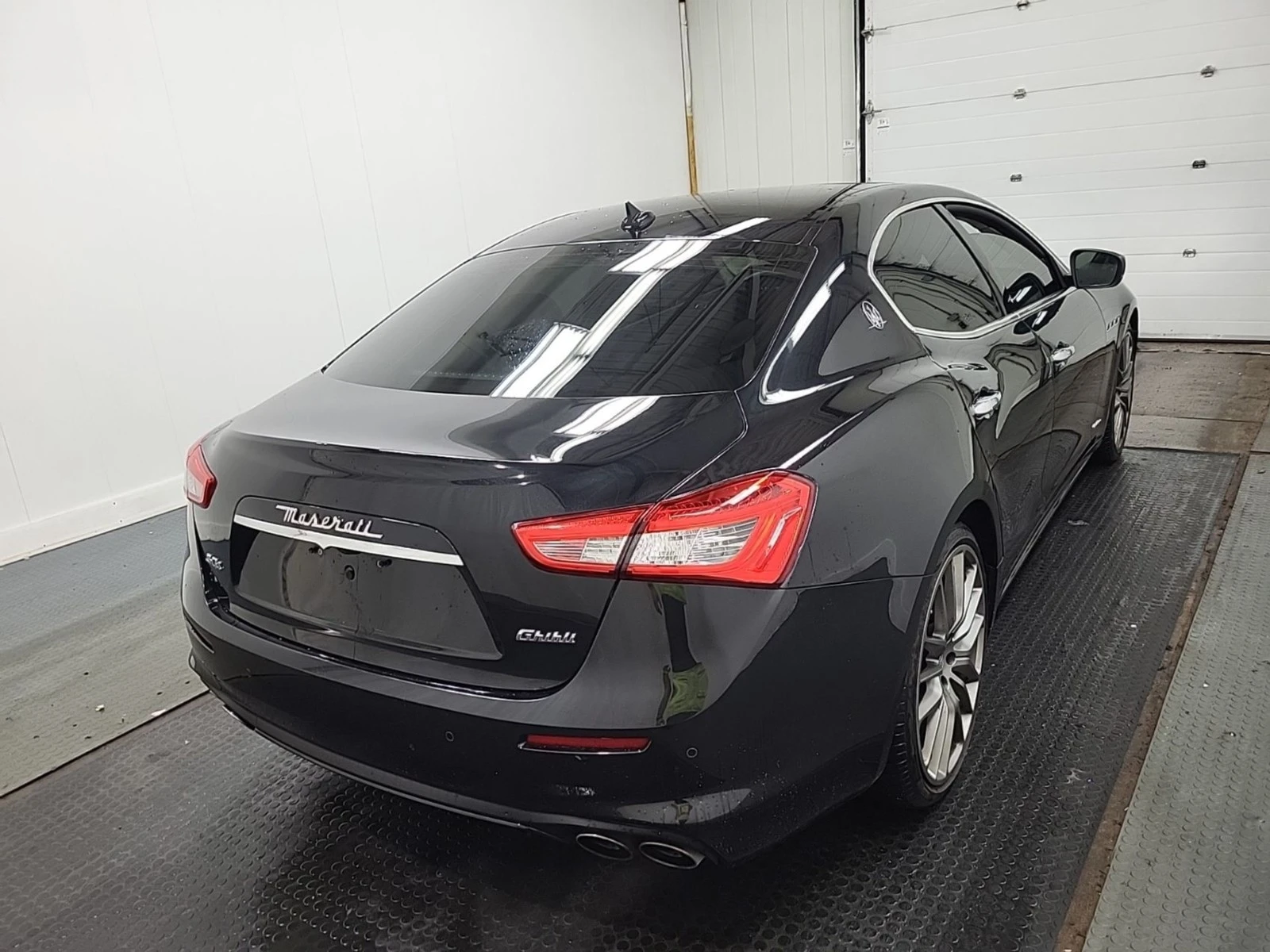 Maserati Ghibli S Q4 GranLusso/Cruise Control/Обдухване , снимка 4 - Автомобили и джипове - 54228793