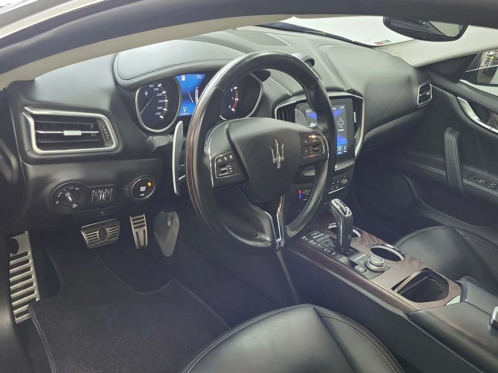 Maserati Ghibli S Q4 GranLusso/Cruise Control/Обдухване , снимка 9 - Автомобили и джипове - 54228793