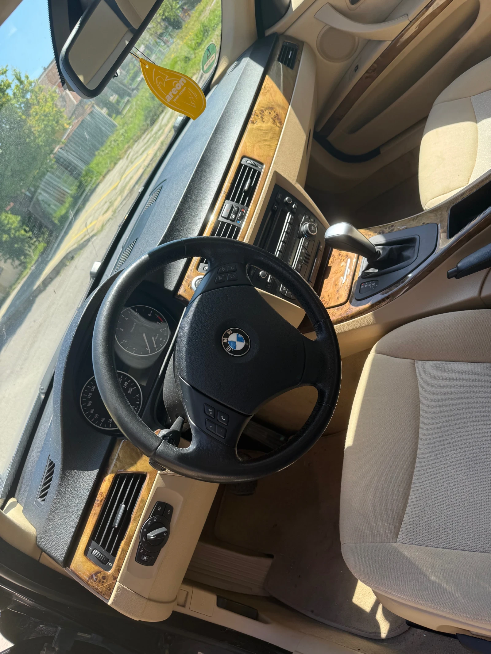 BMW 320, снимка 8 - Автомобили и джипове - 55403777
