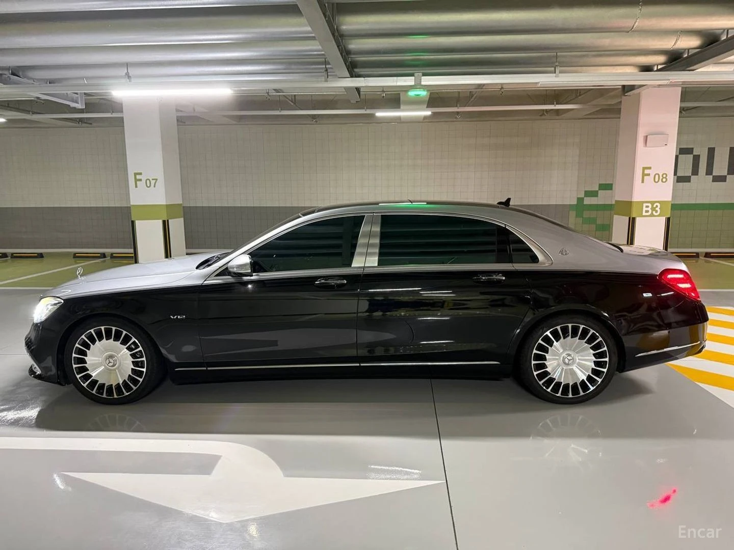 Mercedes-Benz Maybach S650 V12* BLACK TWO TONE* FULL OPTION* , снимка 4 - Автомобили и джипове - 55423293