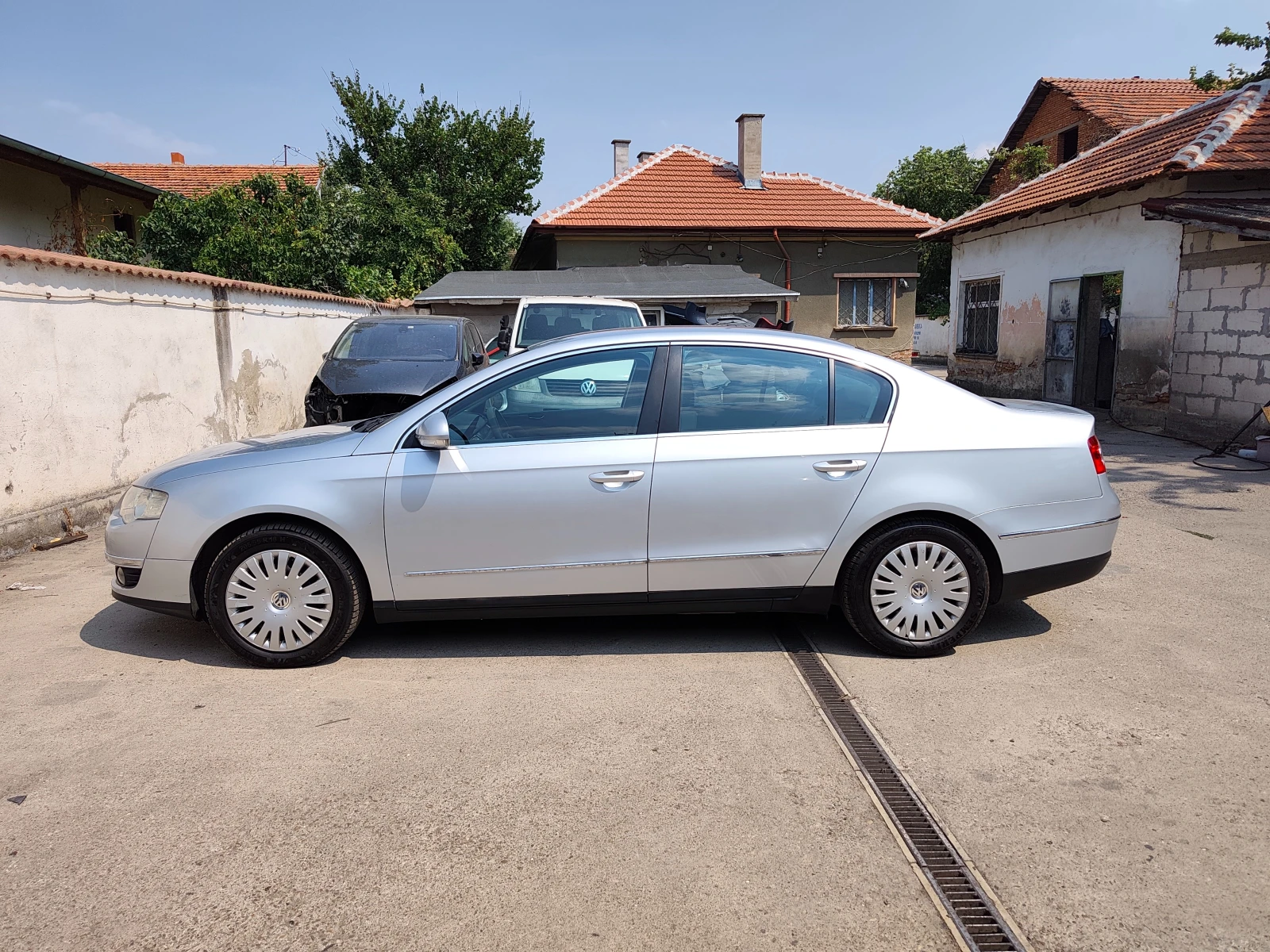 VW Passat 1.9 TDI, снимка 6 - Автомобили и джипове - 55705850