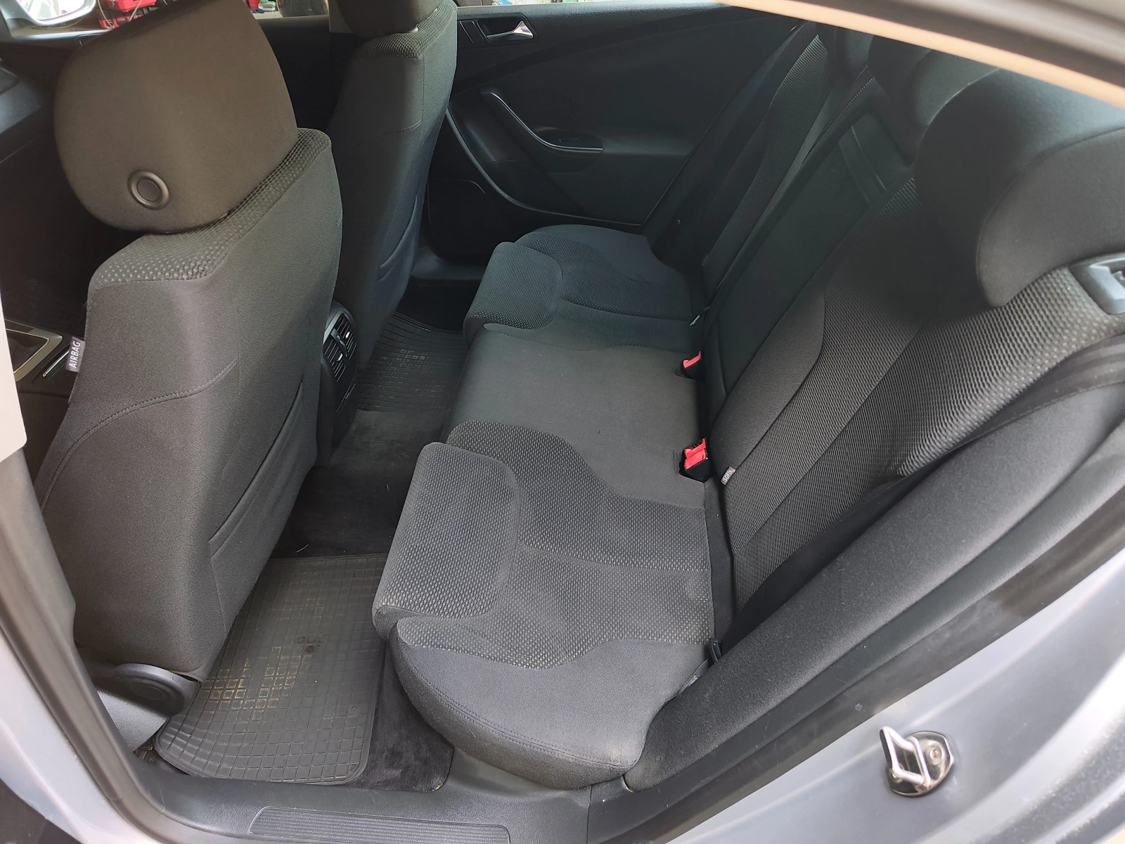 VW Passat 1.9 TDI, снимка 11 - Автомобили и джипове - 55705850