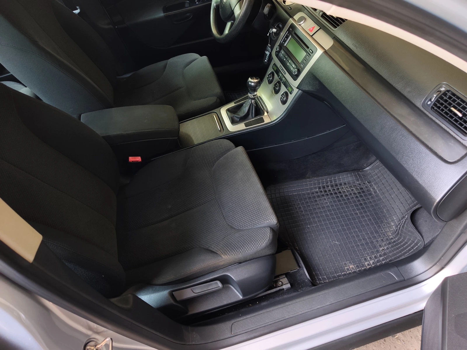 VW Passat 1.9 TDI, снимка 13 - Автомобили и джипове - 55705850