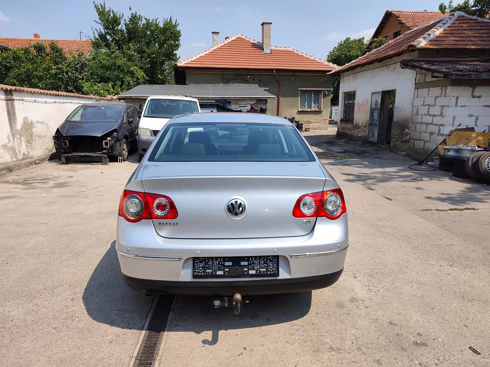 VW Passat 1.9 TDI, снимка 4 - Автомобили и джипове - 55705850