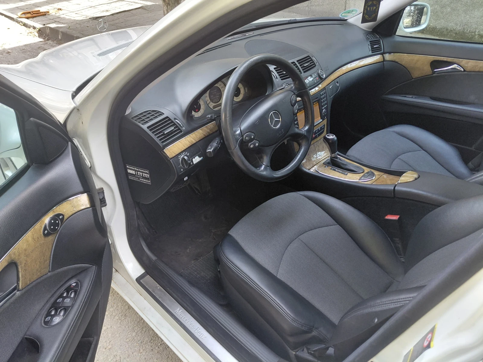 Mercedes-Benz E 320 4matic , снимка 5 - Автомобили и джипове - 55875517