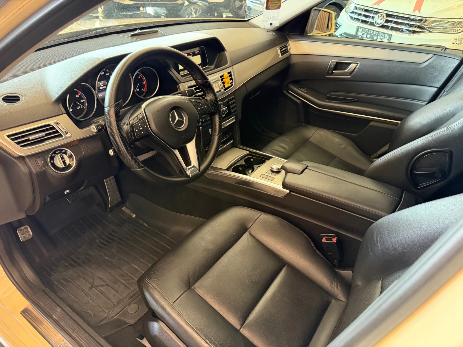 Mercedes-Benz E 200, снимка 6 - Автомобили и джипове - 56184238