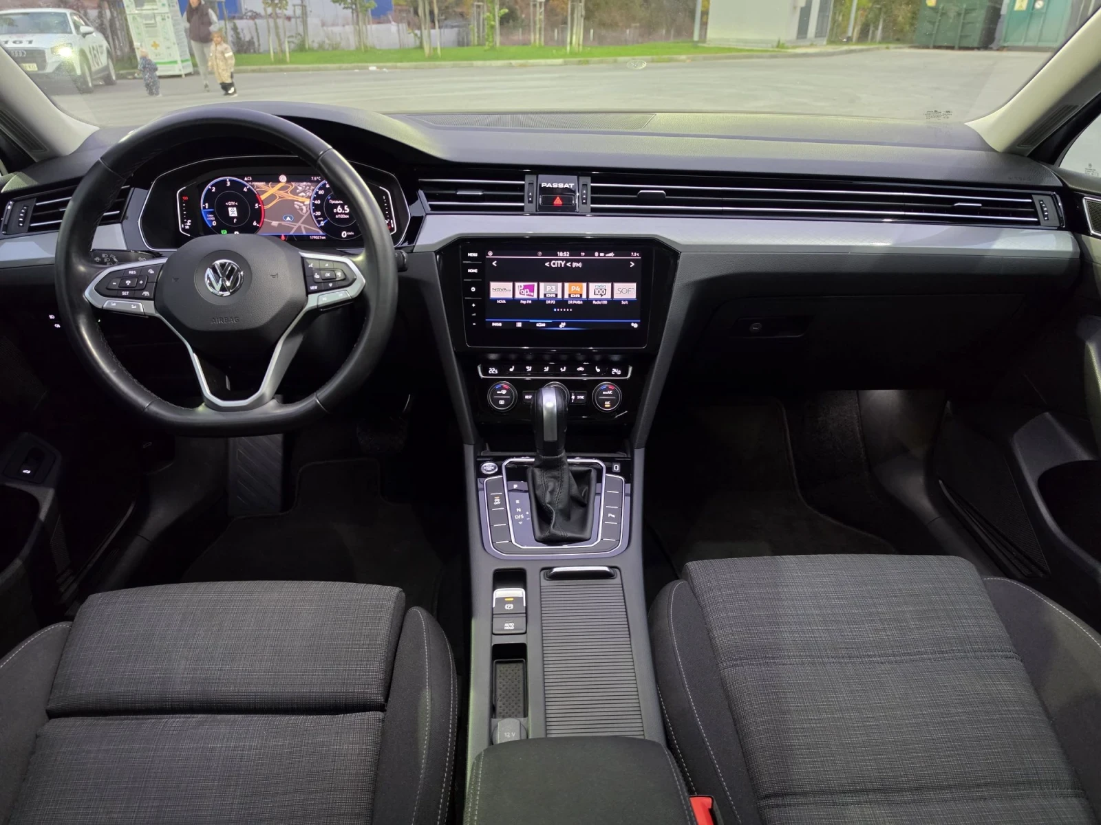 VW Passat 2.0TDI, 190�.�, IQ Lights, DIGITAL, MASSAGE | Mobile.bg � ����������� 14