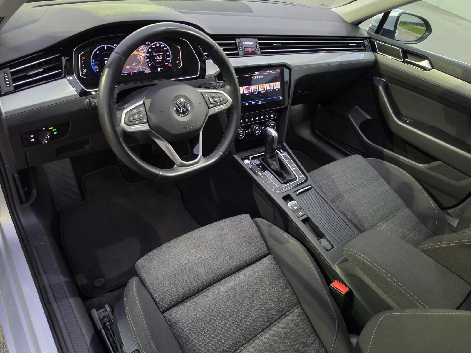 VW Passat 2.0TDI, 190�.�, IQ Lights, DIGITAL, MASSAGE | Mobile.bg � ����������� 11