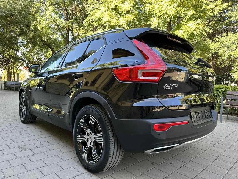 Volvo XC40, снимка 5 - Автомобили и джипове - 47392358