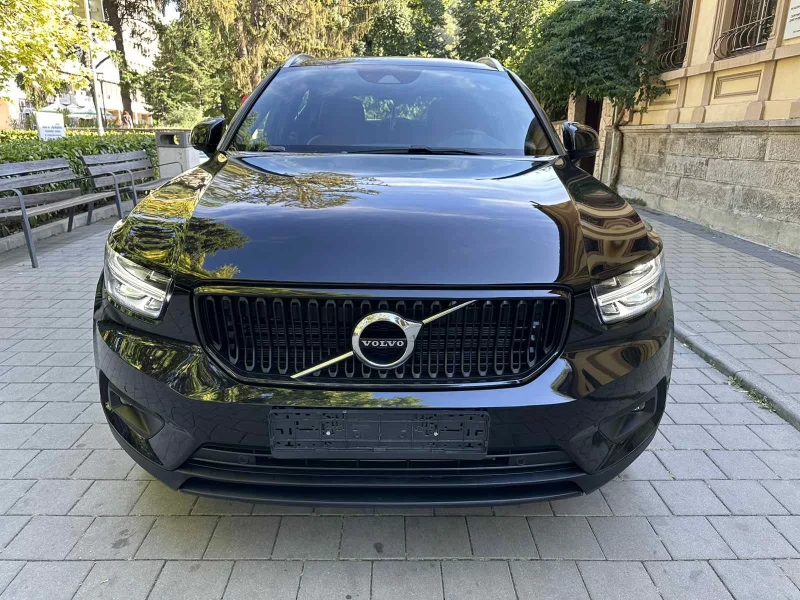 Volvo XC40, снимка 3 - Автомобили и джипове - 47392358