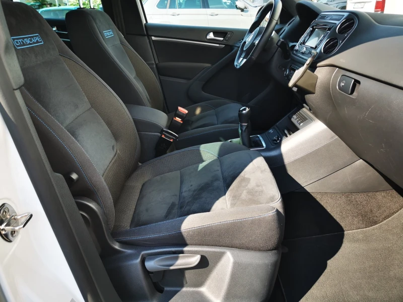 VW Tiguan Sport&Style 2.0TDI BMT 4MOTION, снимка 6 - Автомобили и джипове - 52237035