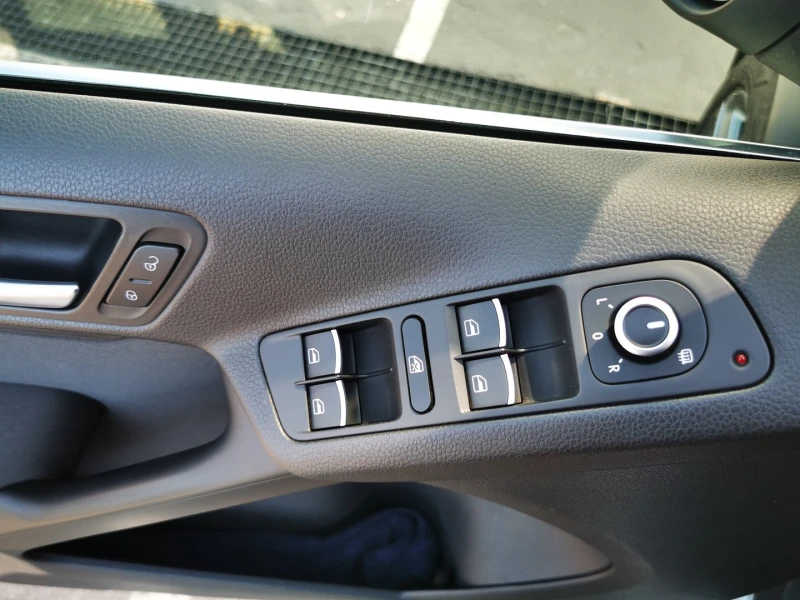 VW Tiguan Sport&Style 2.0TDI BMT 4MOTION, снимка 13 - Автомобили и джипове - 52237035