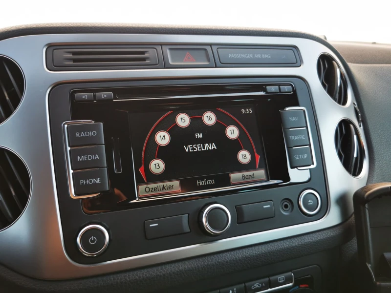 VW Tiguan Sport&Style 2.0TDI BMT 4MOTION, снимка 14 - Автомобили и джипове - 52237035