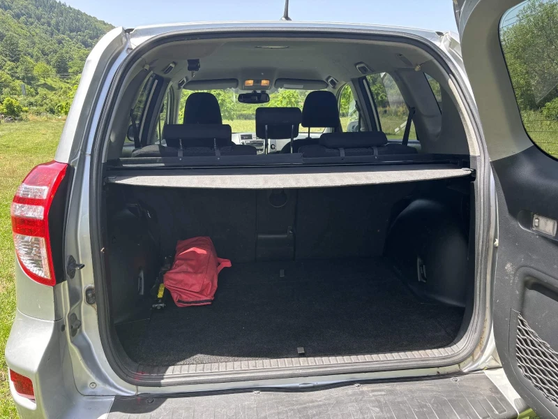 Toyota Rav4, снимка 12 - Автомобили и джипове - 52435121