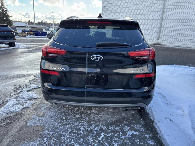 Hyundai Tucson Luxury2.4* 360* Подгреви* Пано* CarPlay* Assist, снимка 3 - Автомобили и джипове - 53413181