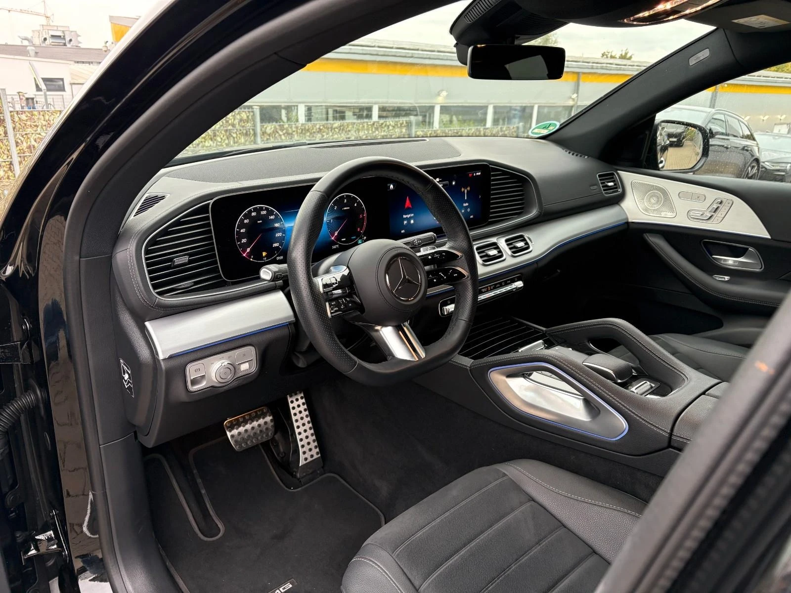 Mercedes-Benz GLE 300 D 4-MATIC AMG COUPE NIGHT PANORAMA BURMESTER  - изображение 8