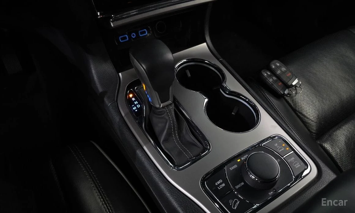 Jeep Grand cherokee, снимка 9 - Автомобили и джипове - 53947275