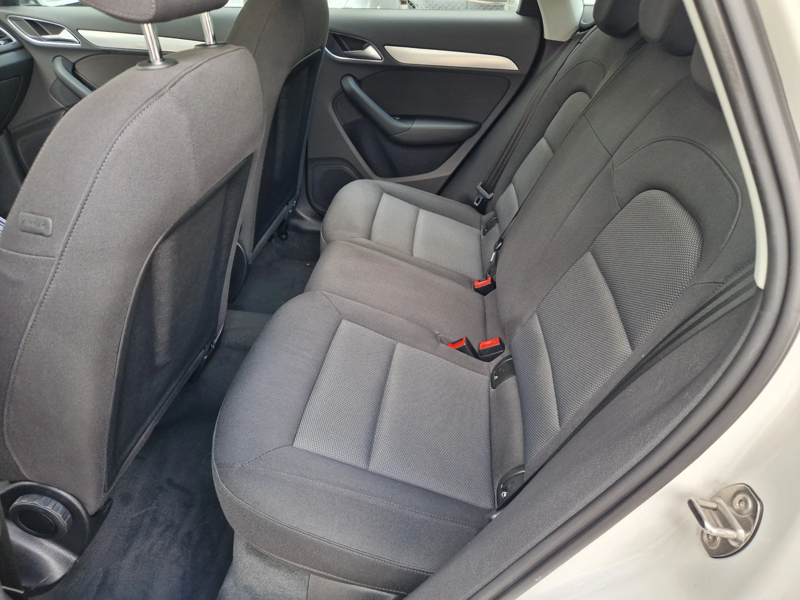Audi Q3 2.0TDI/6ск/Face lift, снимка 14 - Автомобили и джипове - 54780044