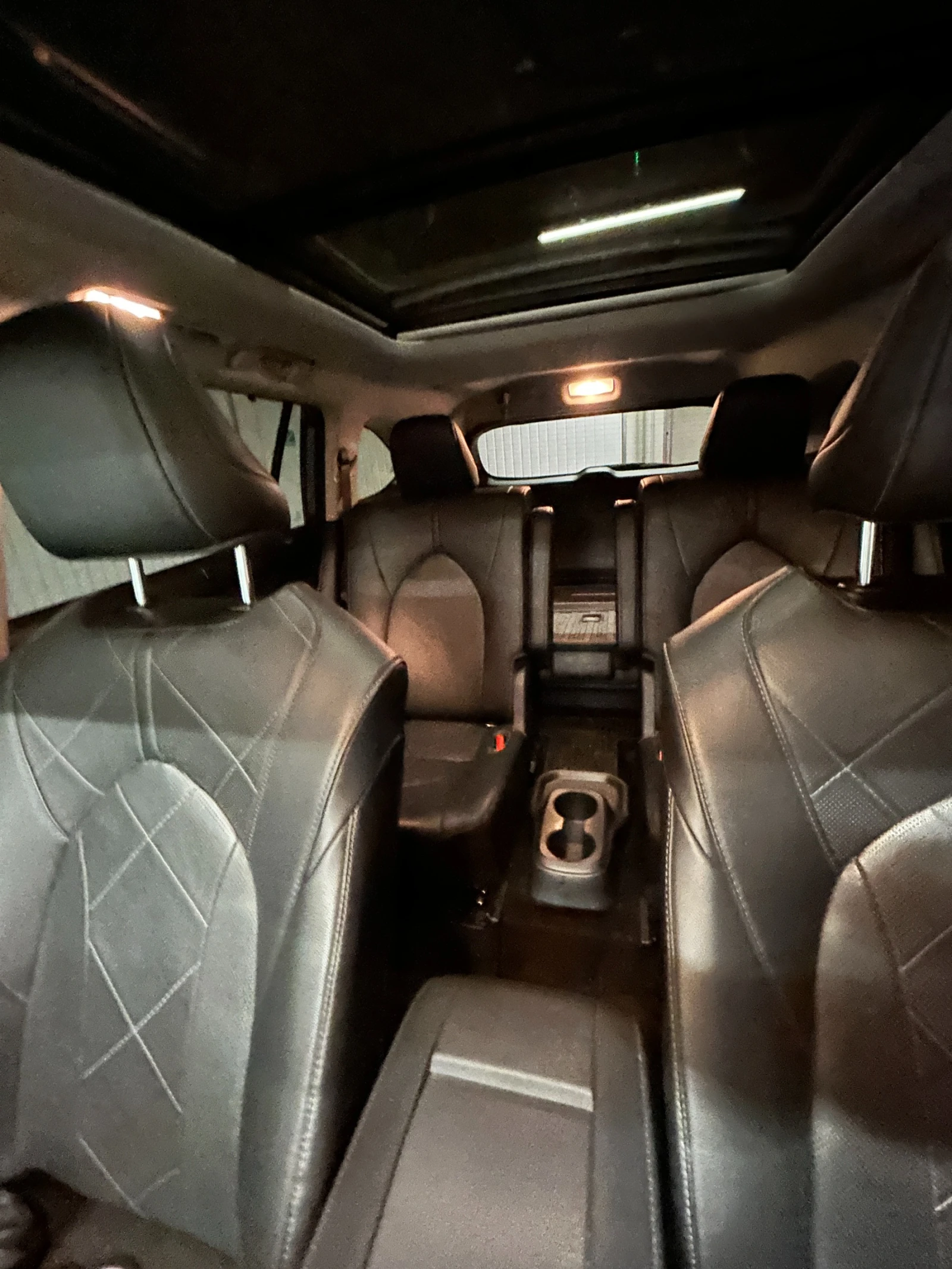 Toyota Highlander Platinum- Hybrid, снимка 9 - Автомобили и джипове - 54947739