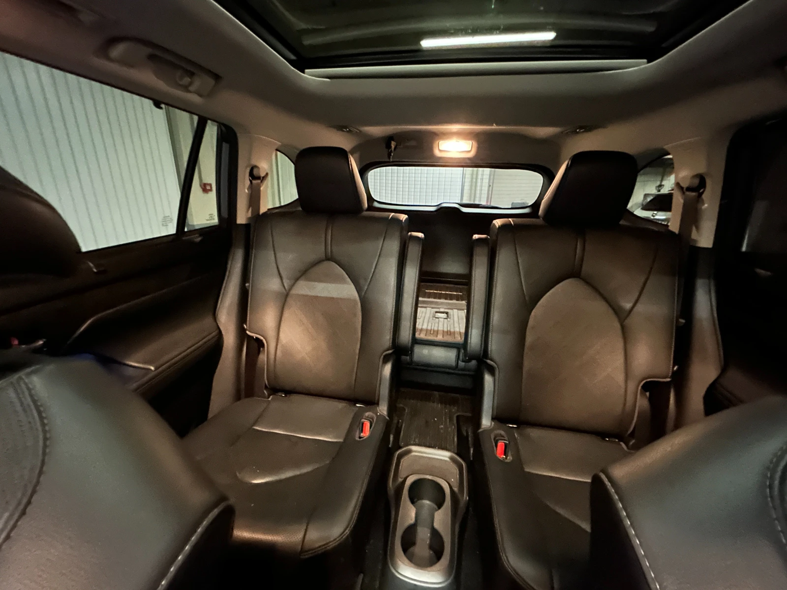 Toyota Highlander Platinum- Hybrid, снимка 8 - Автомобили и джипове - 54947739