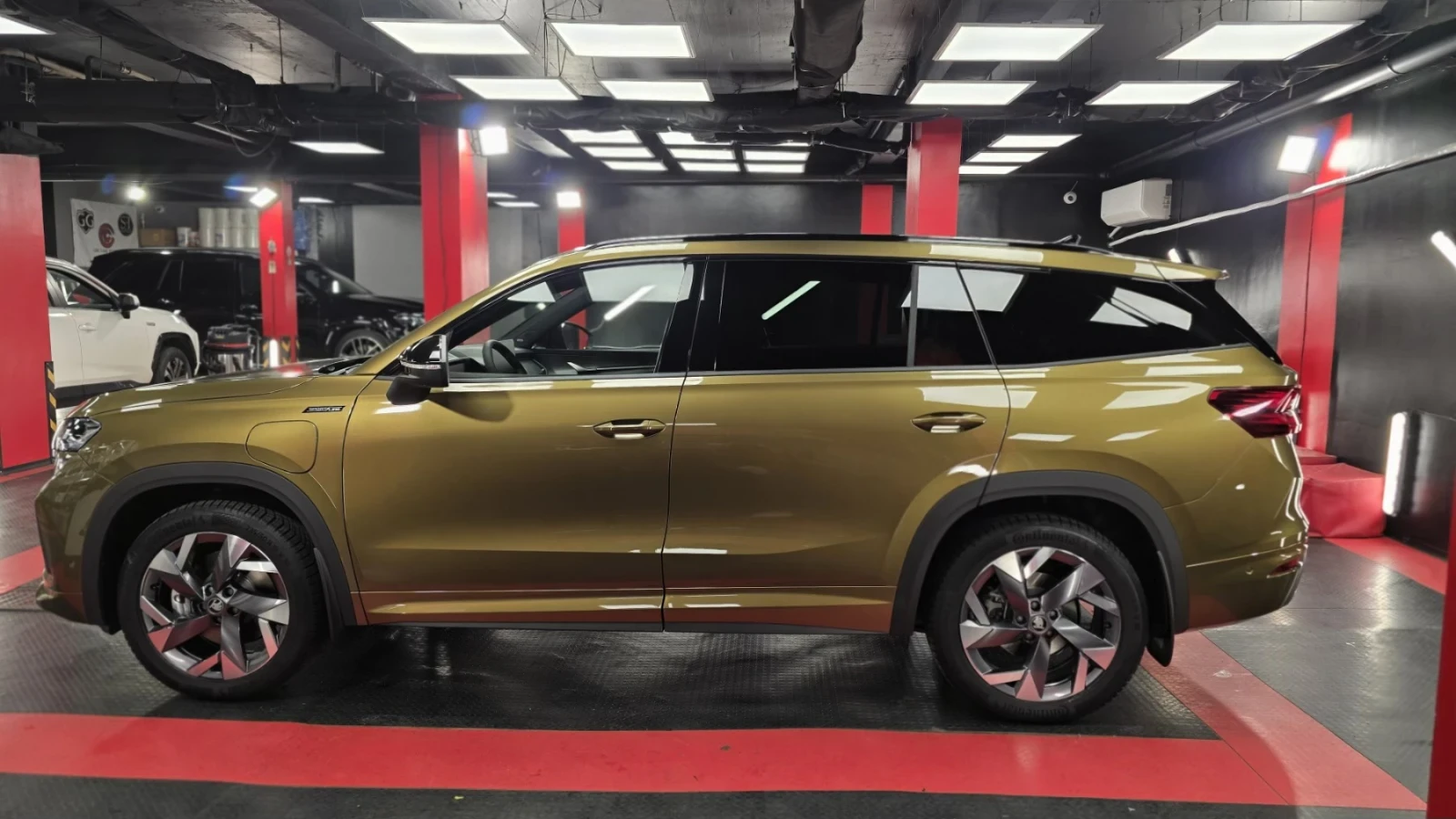 Skoda Kodiaq SPORTLINE PHEV 4x4, снимка 4 - Автомобили и джипове - 55696067