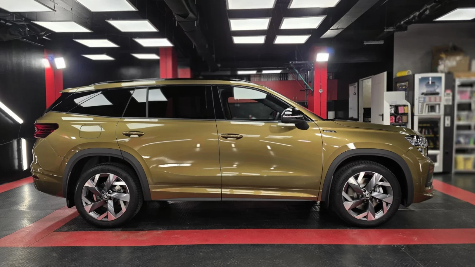 Skoda Kodiaq SPORTLINE PHEV 4x4, снимка 3 - Автомобили и джипове - 55696067