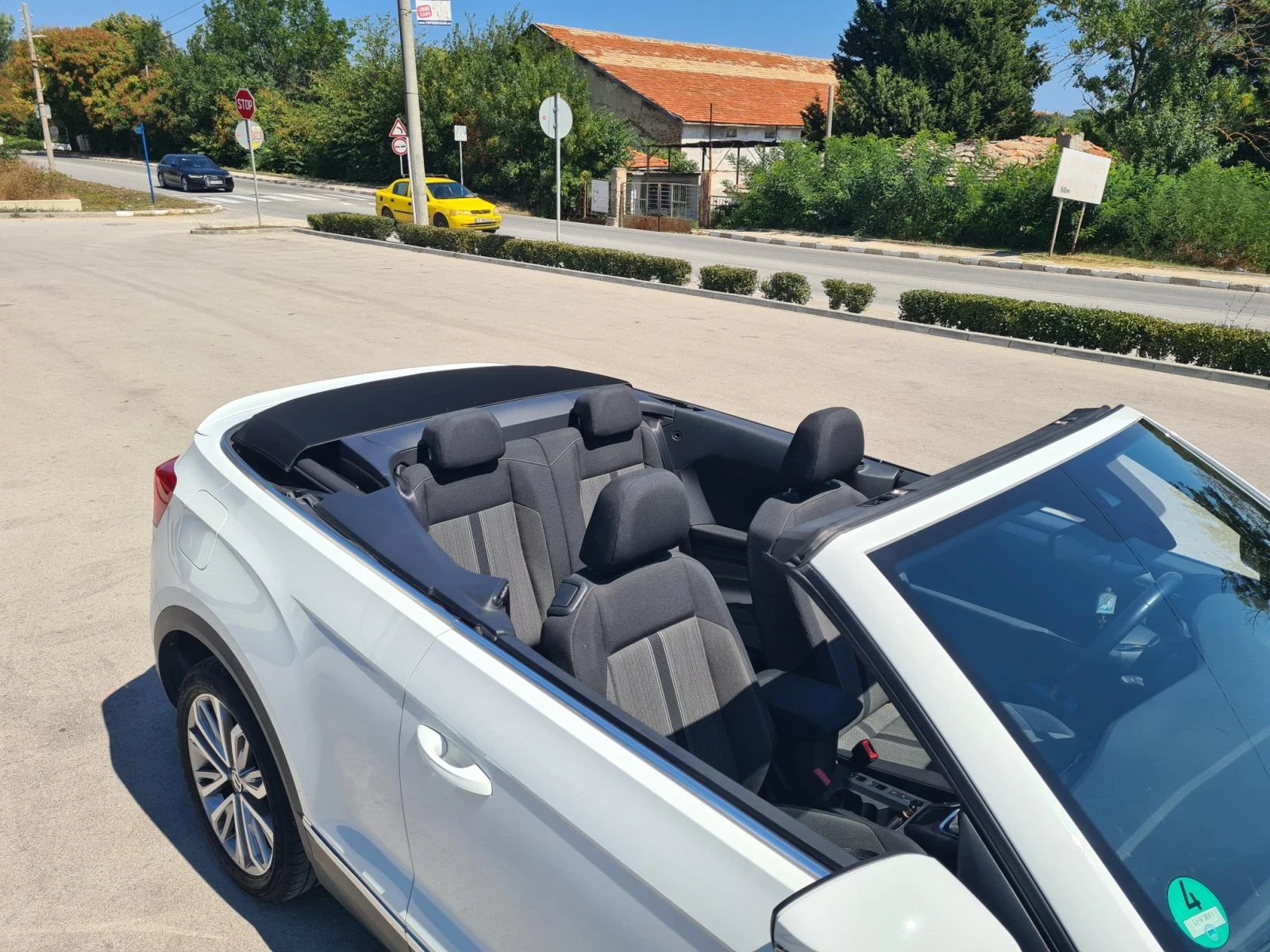 VW T-Roc, снимка 9 - Автомобили и джипове - 56070534