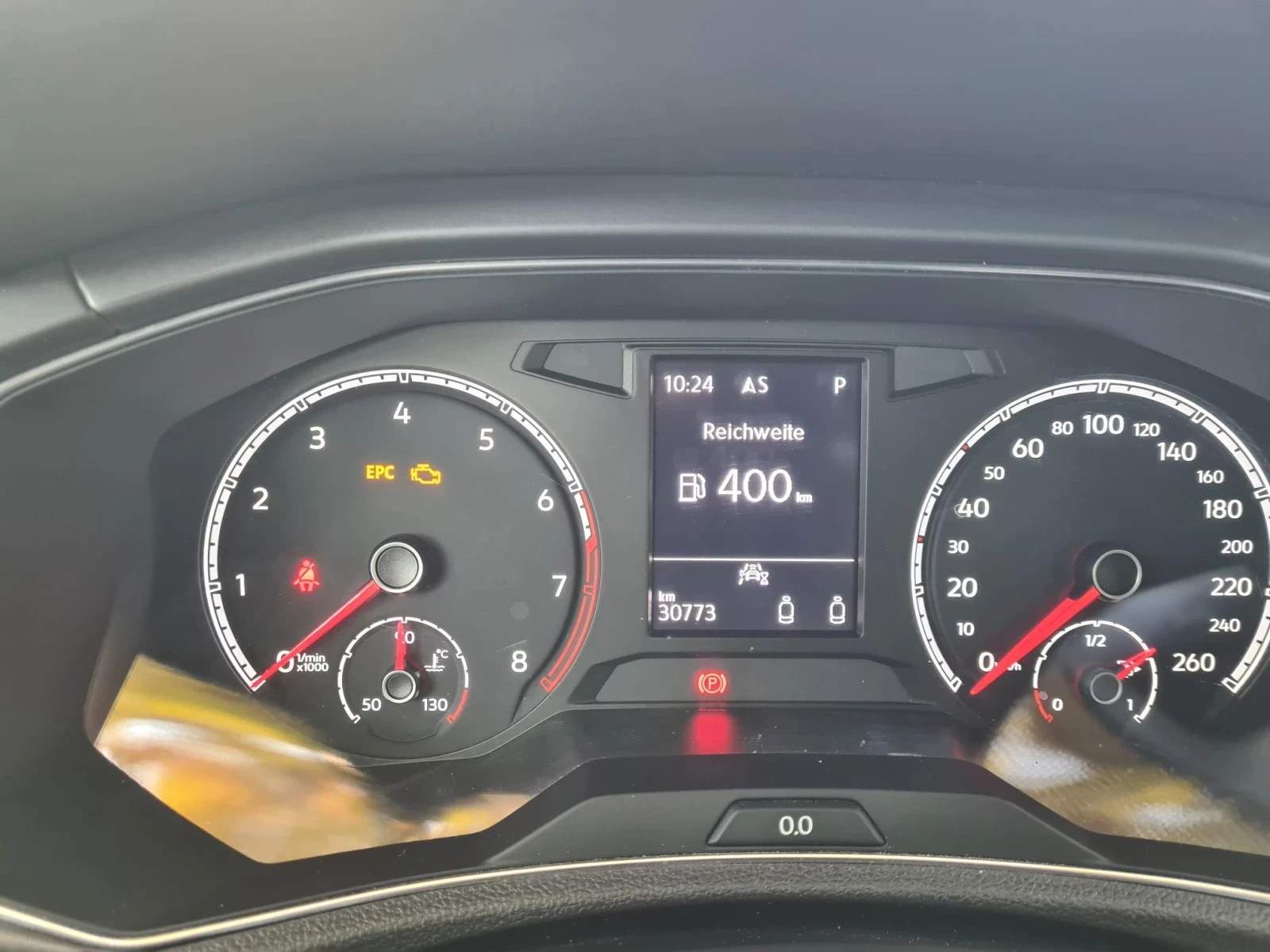 VW T-Roc, снимка 13 - Автомобили и джипове - 56070534