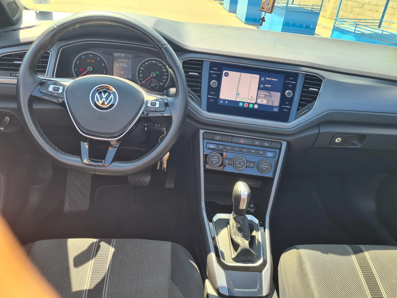 VW T-Roc, снимка 14 - Автомобили и джипове - 56070534