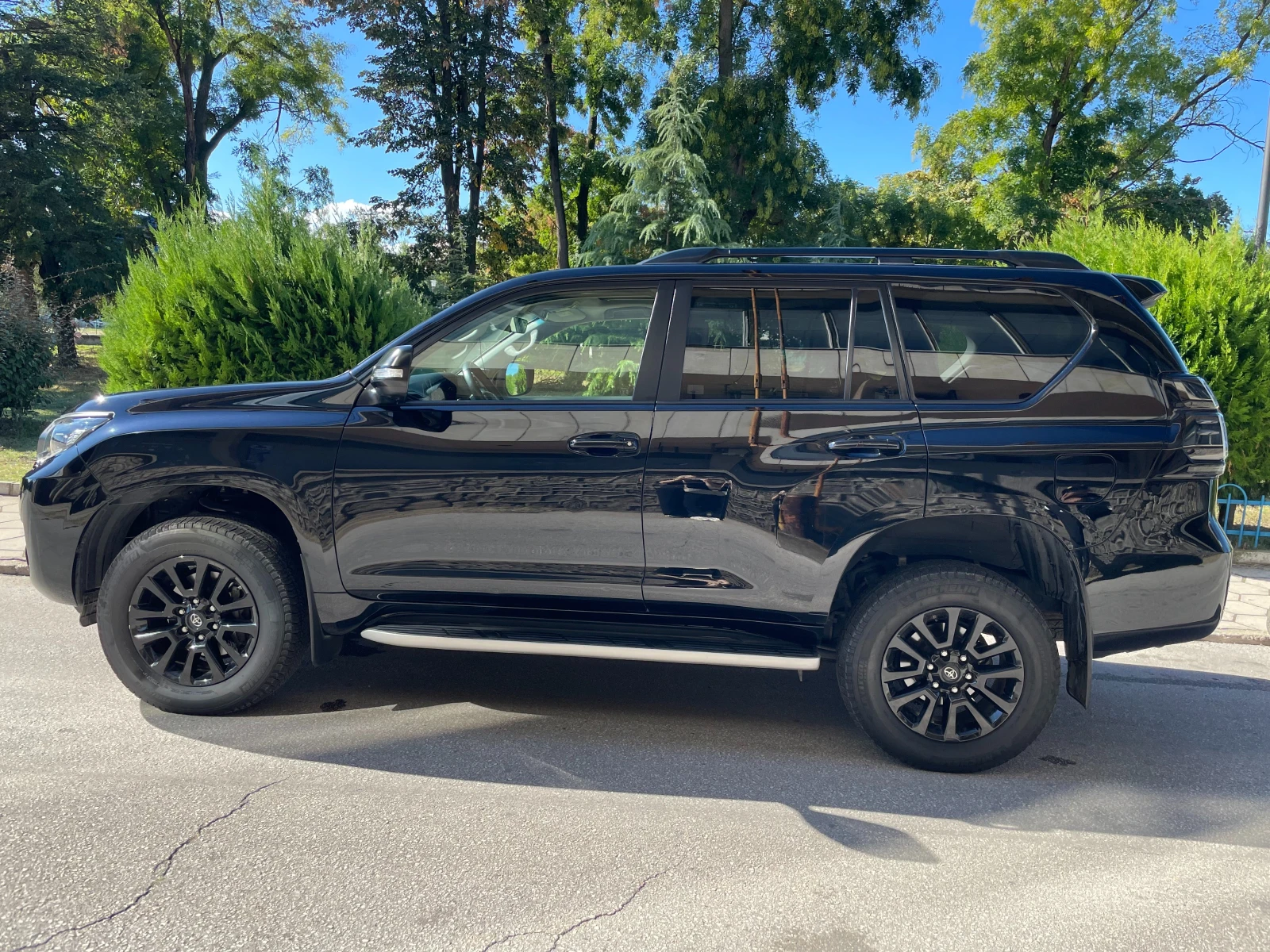 Toyota Land cruiser Black Edition, снимка 3 - Автомобили и джипове - 56310149