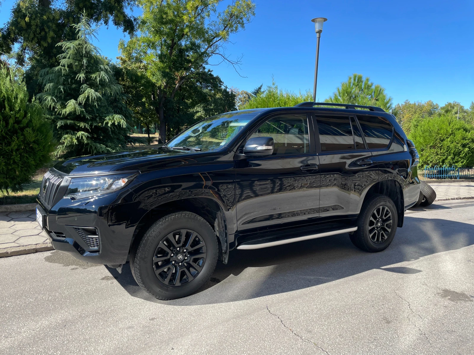 Toyota Land cruiser Black Edition