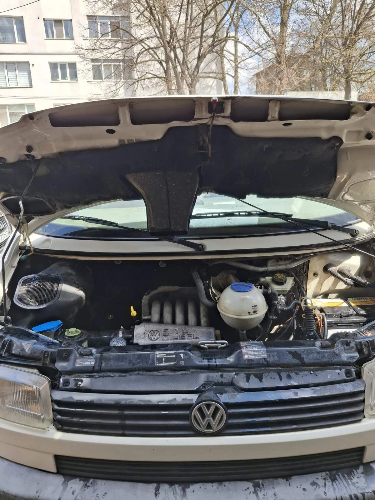 VW Transporter дизел, снимка 2 - Бусове и автобуси - 54244904