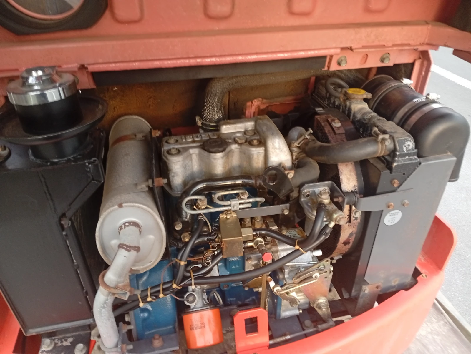 Багер Takeuchi EX 10, снимка 7 - Индустриална техника - 53878448