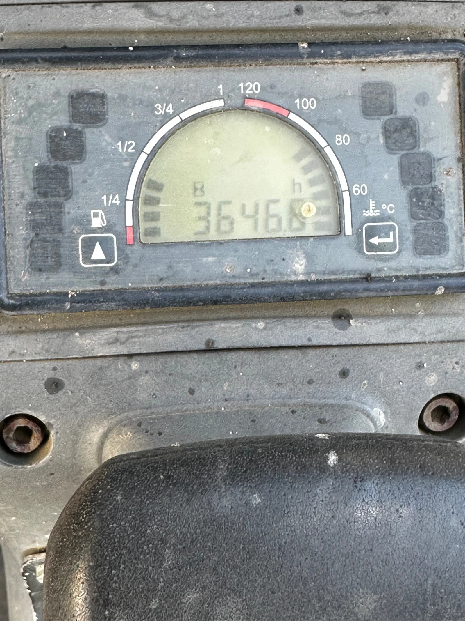 Багер Cat 301.4C, снимка 6 - Индустриална техника - 54609166